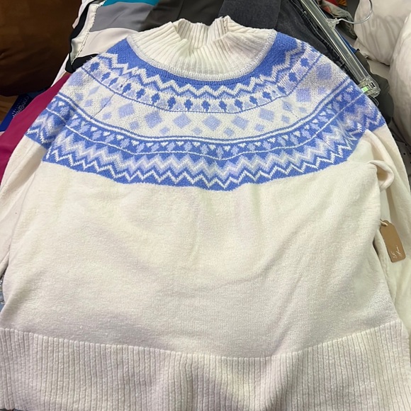 Sweater - Picture 1 of 1